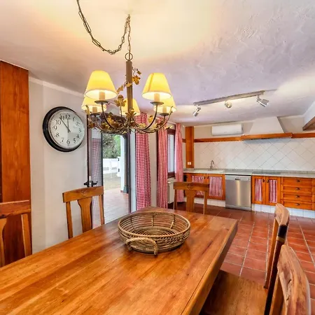 Montana Colorada Villa El Paso